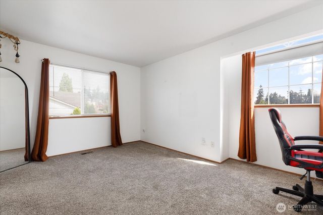 1836 SW Putnam Drive, Oak Harbor, WA 98277