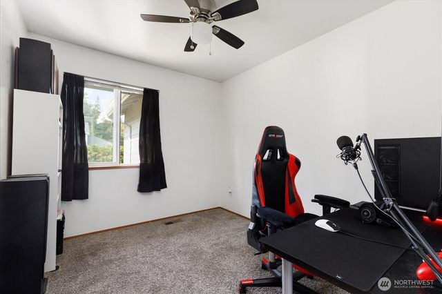 1836 SW Putnam Drive, Oak Harbor, WA 98277