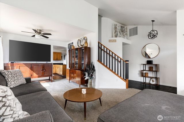 1836 SW Putnam Drive, Oak Harbor, WA 98277