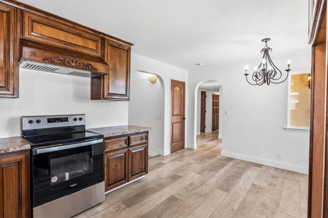 1542 N Lemoore Avenue, Lemoore, CA 93245