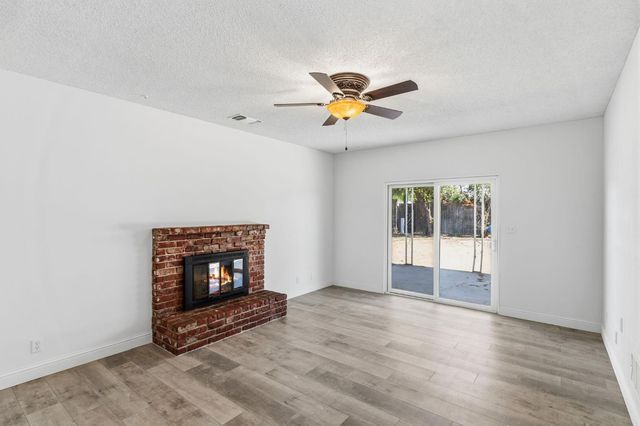 1542 N Lemoore Avenue, Lemoore, CA 93245