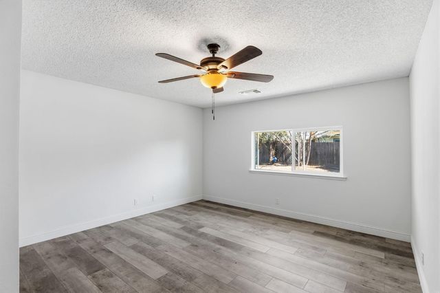 1542 N Lemoore Avenue, Lemoore, CA 93245