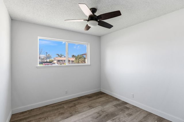 1542 N Lemoore Avenue, Lemoore, CA 93245