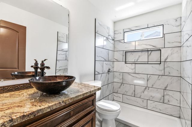 1542 N Lemoore Avenue, Lemoore, CA 93245