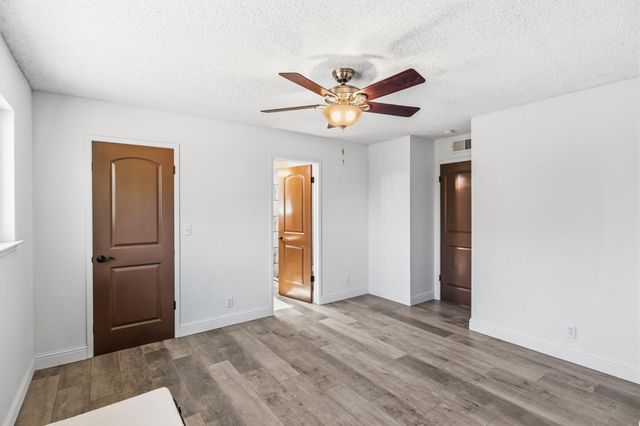 1542 N Lemoore Avenue, Lemoore, CA 93245