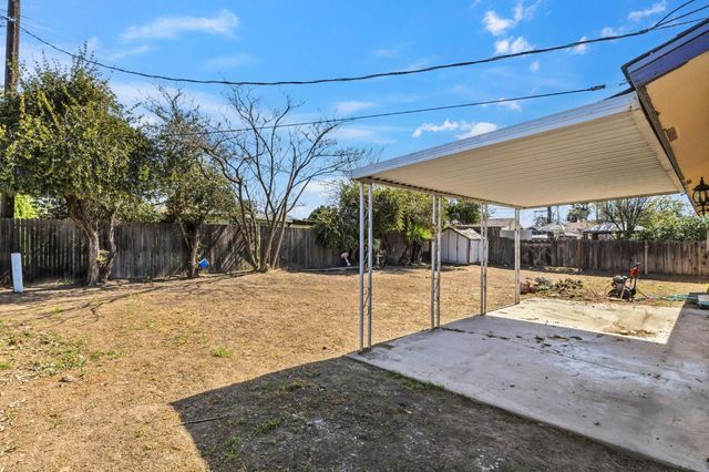 1542 N Lemoore Avenue, Lemoore, CA 93245