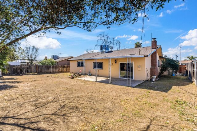 1542 N Lemoore Avenue, Lemoore, CA 93245