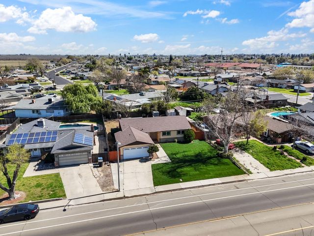 1542 N Lemoore Avenue, Lemoore, CA 93245