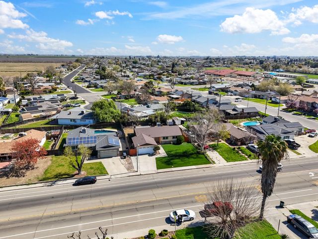 1542 N Lemoore Avenue, Lemoore, CA 93245