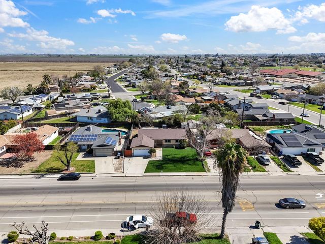 1542 N Lemoore Avenue, Lemoore, CA 93245