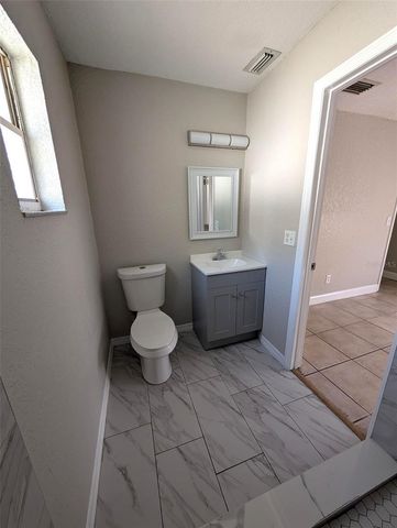 5828 3RD STREET E, Bradenton, FL 34203