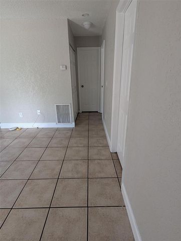 5828 3RD STREET E, Bradenton, FL 34203