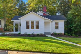 228 E Doyle Street, Toccoa, GA 30577