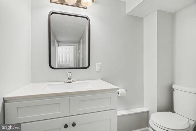 6381 GLATFELTERS STATION RD, Seven Valleys, PA 17360