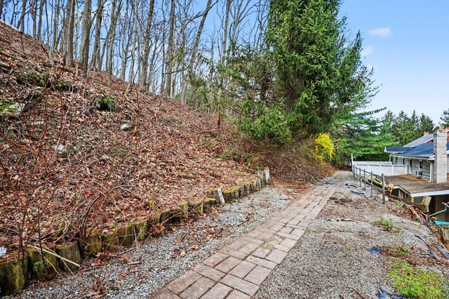6381 GLATFELTERS STATION RD, Seven Valleys, PA 17360