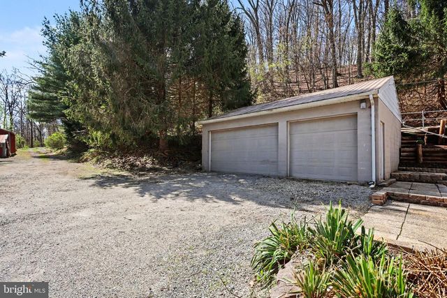 6381 GLATFELTERS STATION RD, Seven Valleys, PA 17360