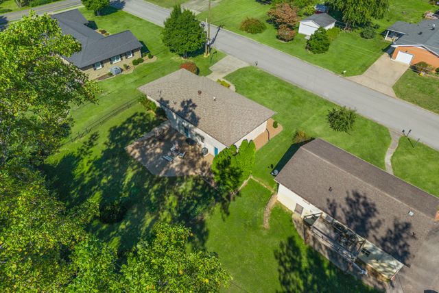 302 Depot St, E, Greenville, KY 42345