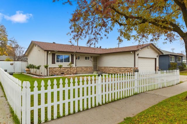 1322 Carver, Modesto, CA 95350
