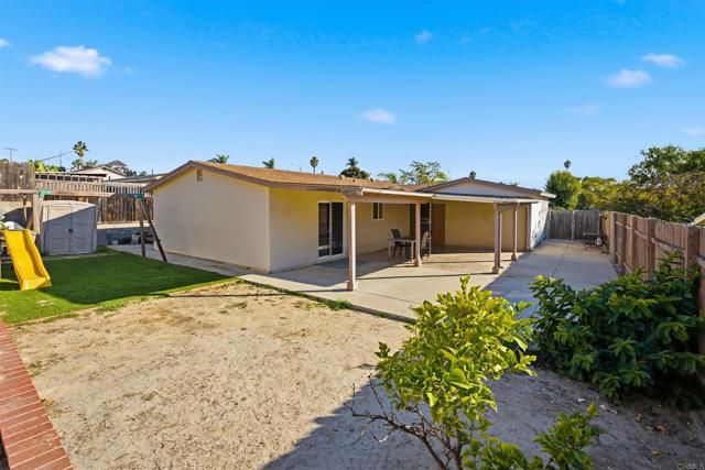 4062 Lewis St, Oceanside, CA 92056