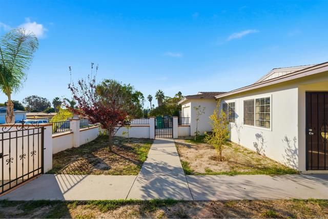 4062 Lewis St, Oceanside, CA 92056