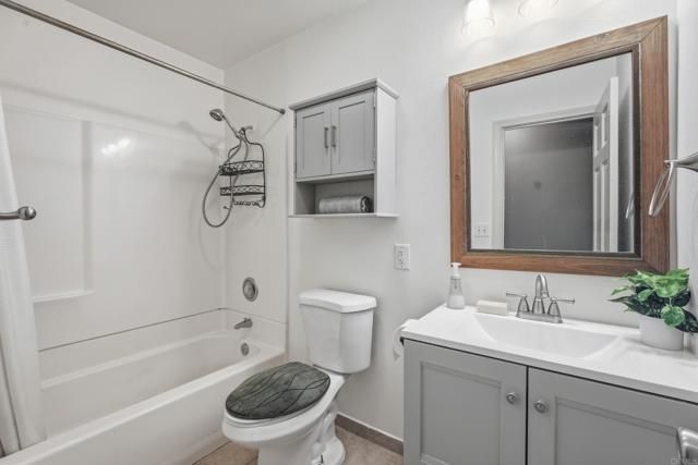 4062 Lewis St, Oceanside, CA 92056