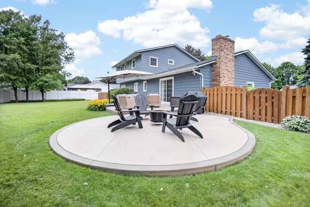 5141 Lewsinda Avenue, Kalamazoo, MI 49009