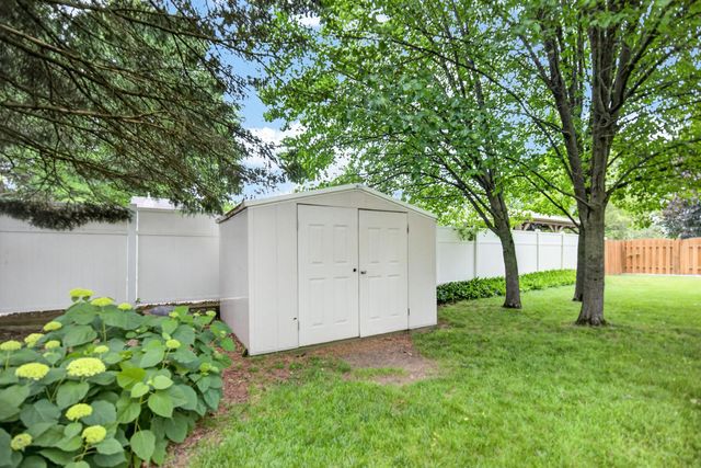 5141 Lewsinda Avenue, Kalamazoo, MI 49009