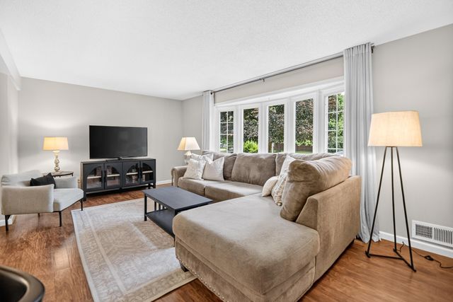 5141 Lewsinda Avenue, Kalamazoo, MI 49009