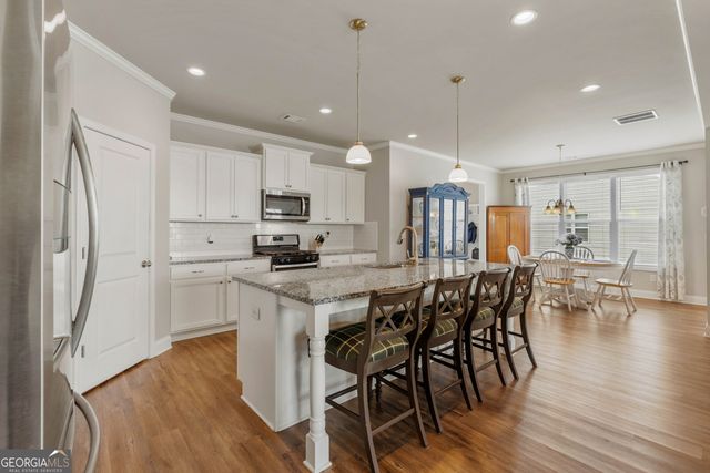 5200 Parkwood Drive, Flowery Branch, GA 30542
