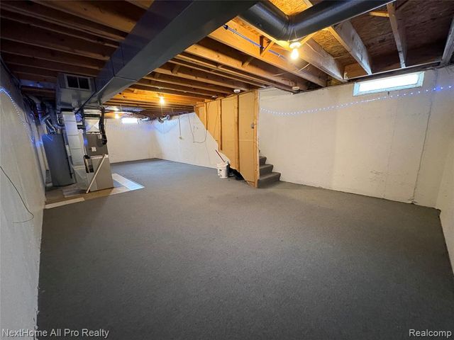 15487 Meyers Road, Detroit, MI 48227