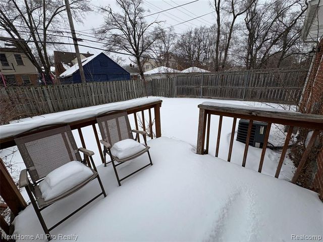 15487 Meyers Road, Detroit, MI 48227