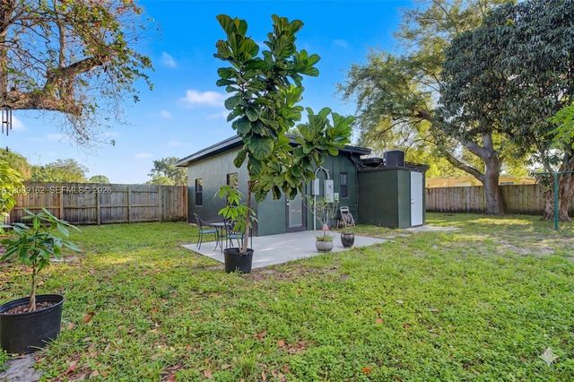 1030 NW 141st St, Miami, FL 33168