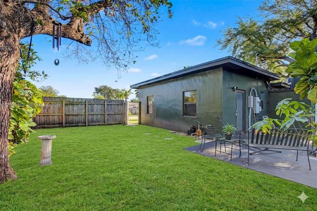 1030 NW 141st St, Miami, FL 33168