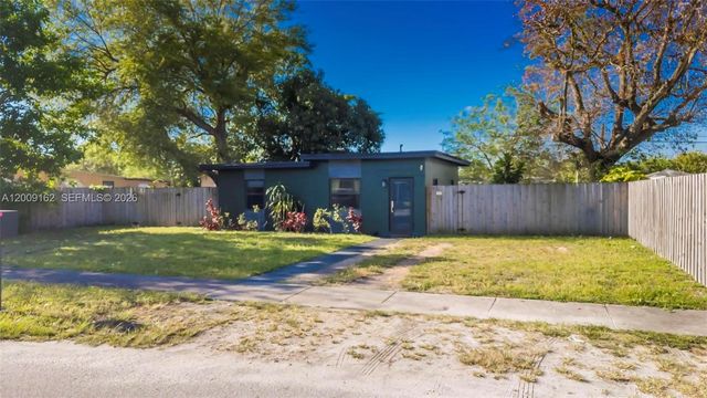 1030 NW 141st St, Miami, FL 33168