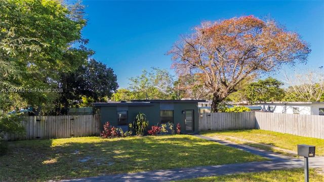 1030 NW 141st St, Miami, FL 33168