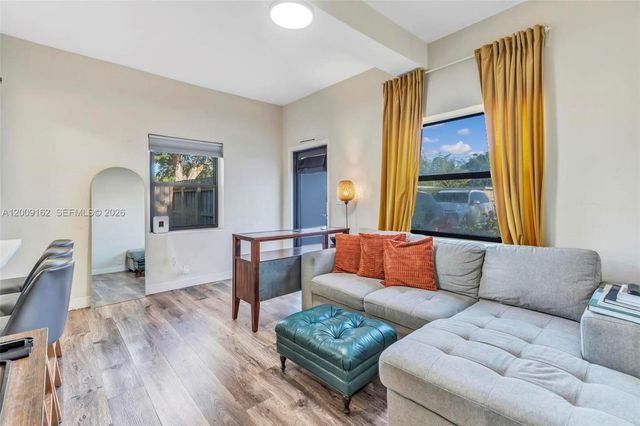 1030 NW 141st St, Miami, FL 33168