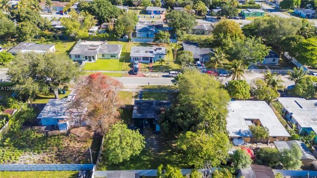 1030 NW 141st St, Miami, FL 33168