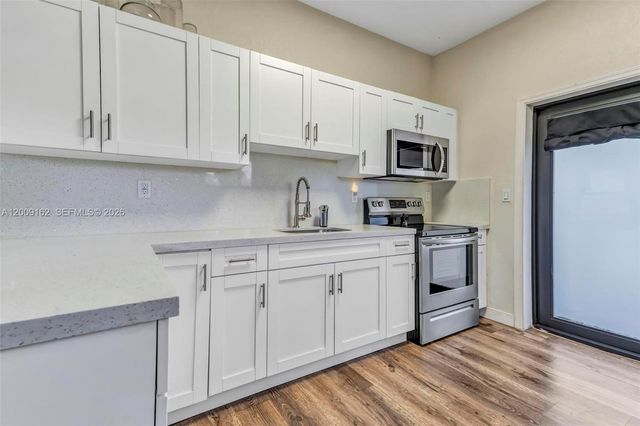 1030 NW 141st St, Miami, FL 33168