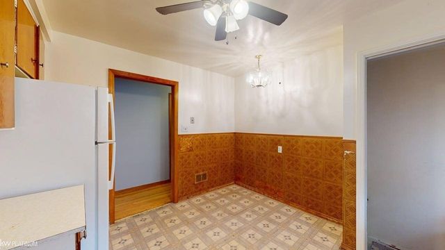 24091 Eastwood Street, Oak Park, MI 48237