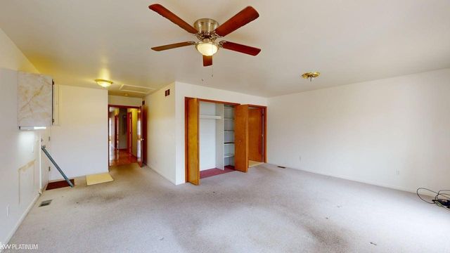 24091 Eastwood Street, Oak Park, MI 48237