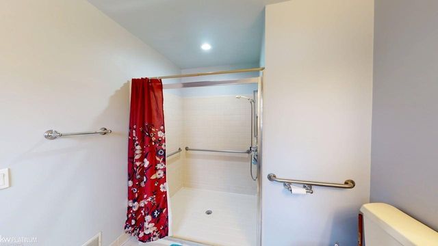 24091 Eastwood Street, Oak Park, MI 48237