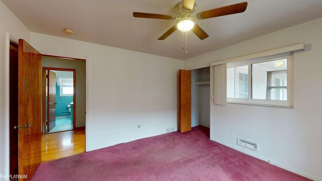 24091 Eastwood Street, Oak Park, MI 48237