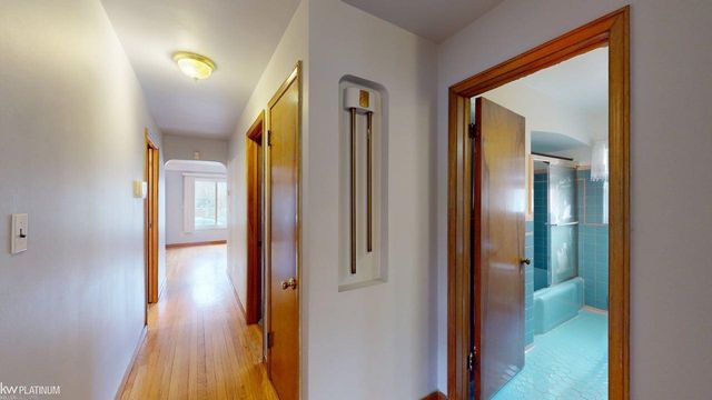 24091 Eastwood Street, Oak Park, MI 48237