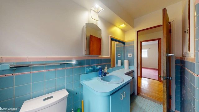 24091 Eastwood Street, Oak Park, MI 48237