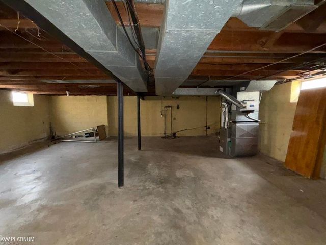 24091 Eastwood Street, Oak Park, MI 48237