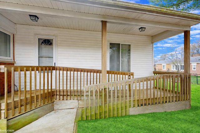 24091 Eastwood Street, Oak Park, MI 48237