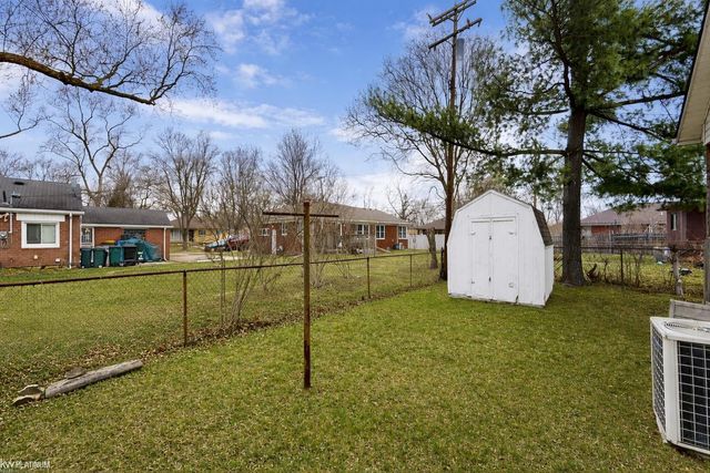 24091 Eastwood Street, Oak Park, MI 48237