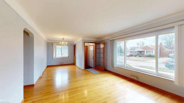 24091 Eastwood Street, Oak Park, MI 48237