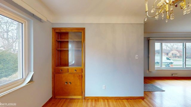 24091 Eastwood Street, Oak Park, MI 48237