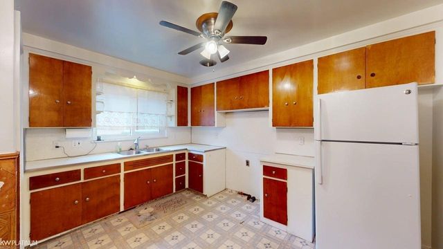 24091 Eastwood Street, Oak Park, MI 48237